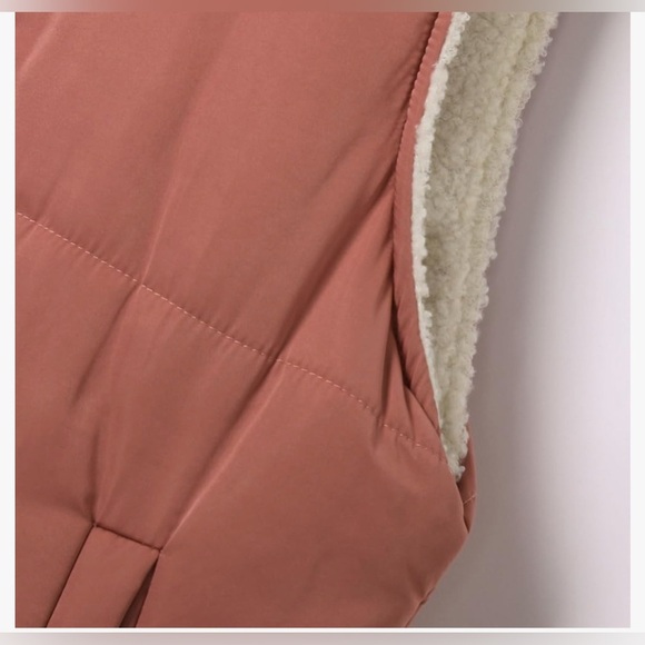 NWT Women's Reversible Sleeveless Vests Lamb Fleece Zipper Closure Size M Pink - Picture 5 of 11